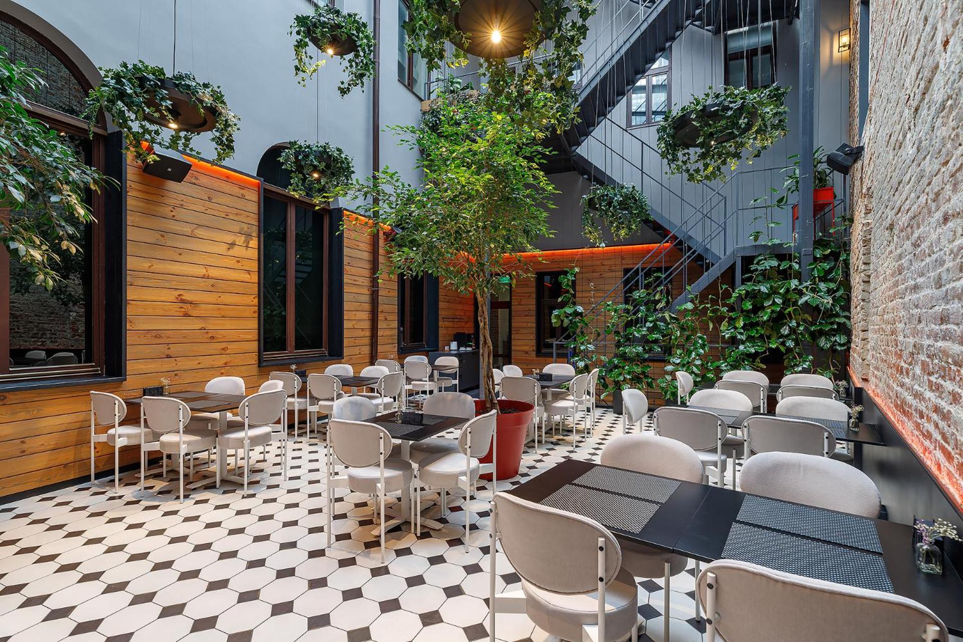Ferenc Hotel & Restaurant Lviv Exterior foto